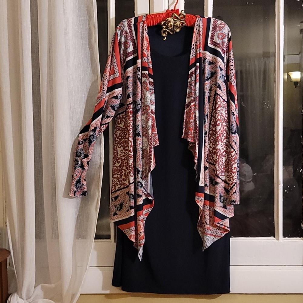 Dress - Picture 2 of 4